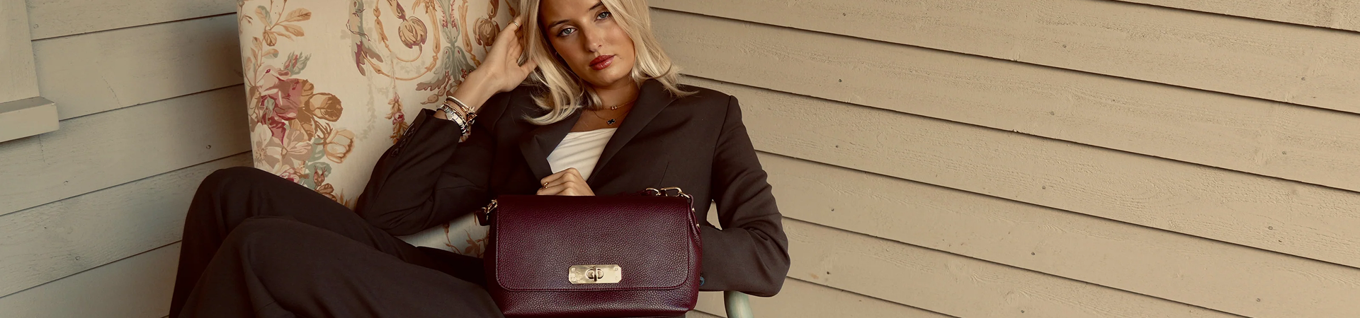 Shoulder bags